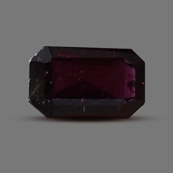 Red Garnet - 2.60 carats