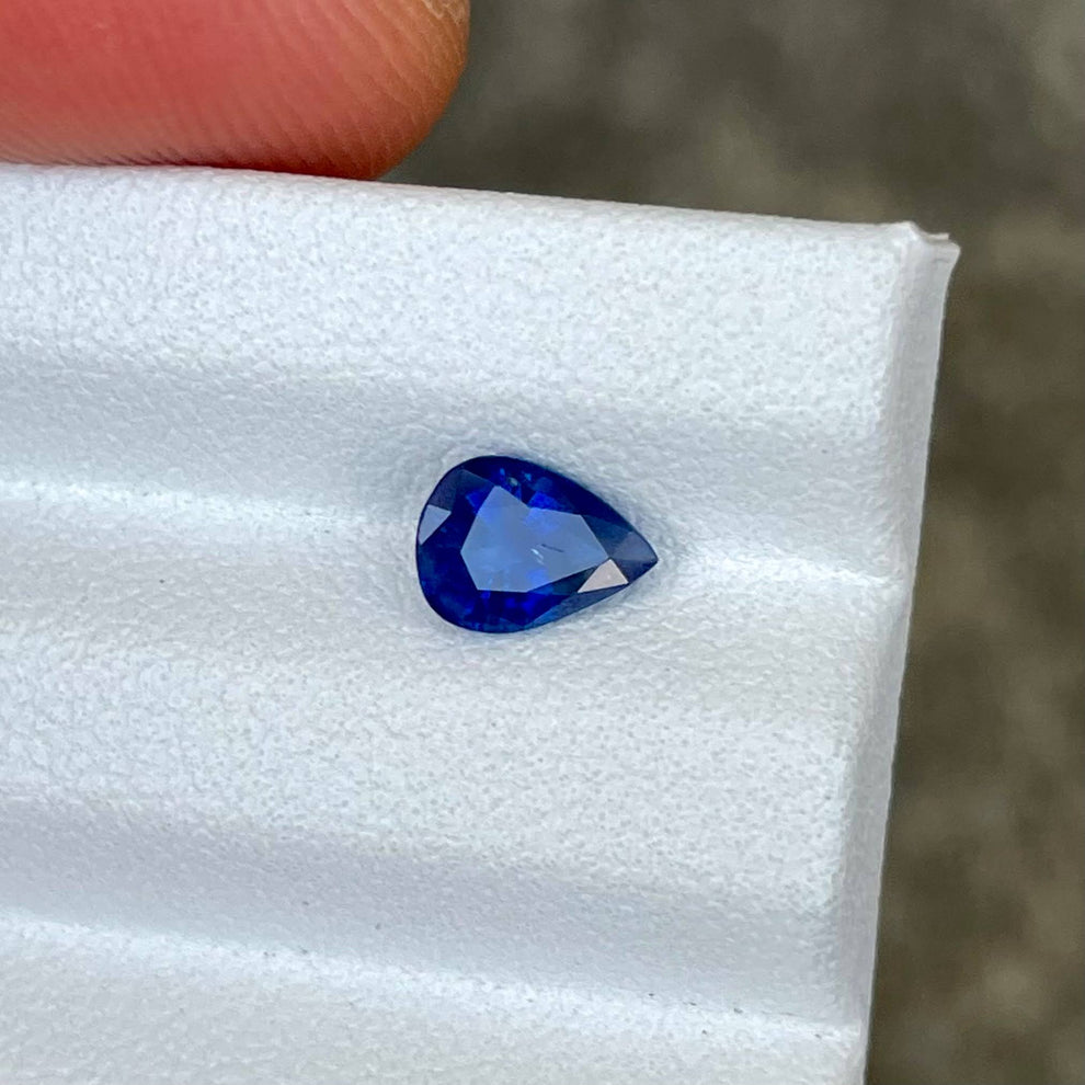 MantraMani Sapphire Loose Gemstone – Authentic, Lab Certified | India - Angle 3