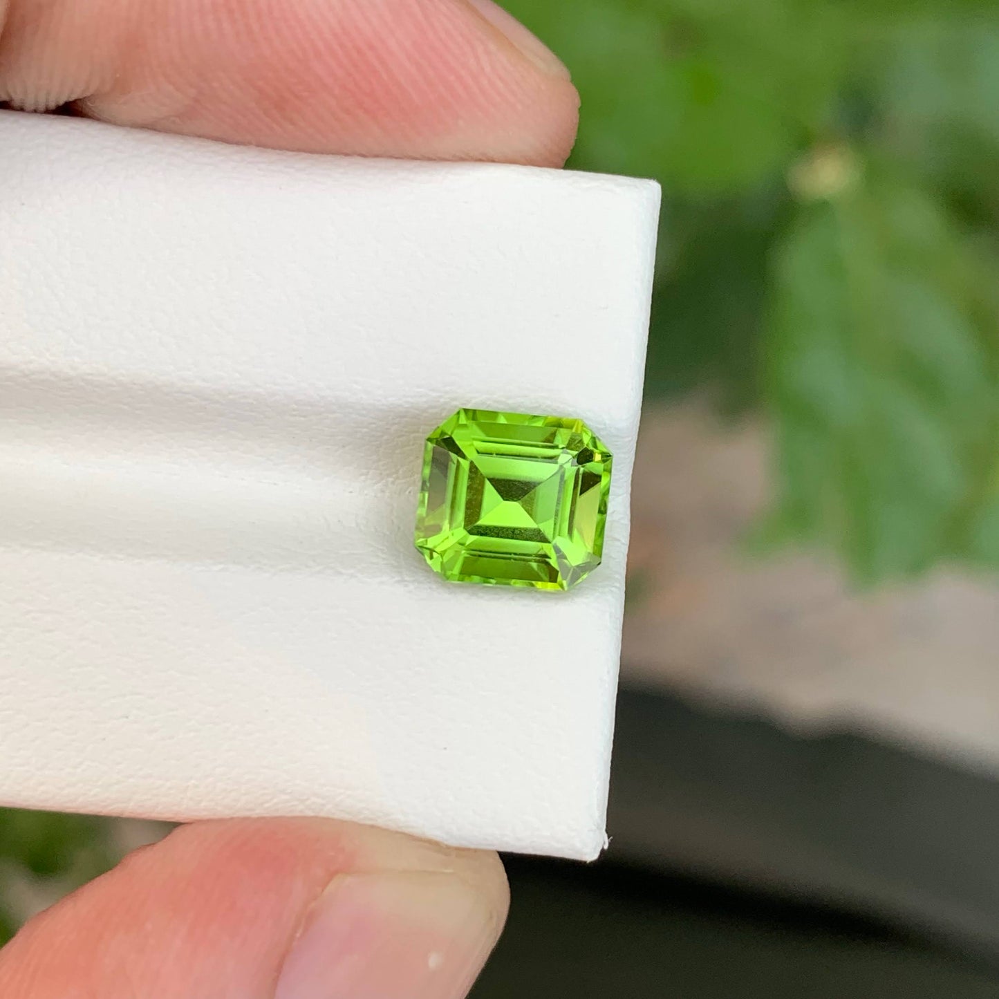 MantraMani Peridot Loose Gemstone – Authentic, Lab Certified | India - Angle 5