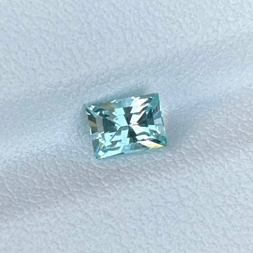 MantraMani Aquamarine Loose Gemstone – Authentic, Lab Certified | India