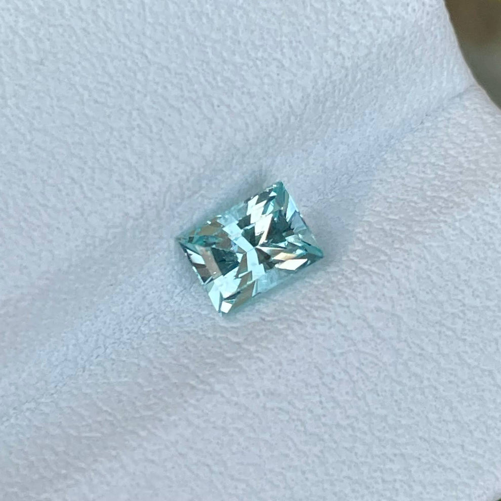 MantraMani Aquamarine Loose Gemstone – Authentic, Lab Certified | India - Angle 3