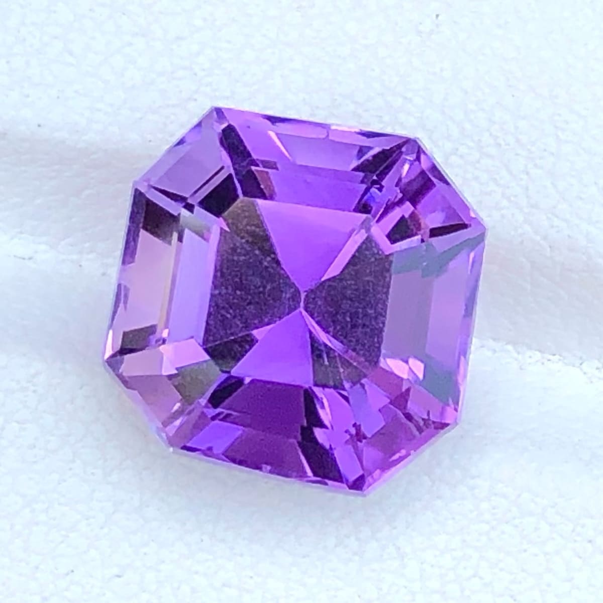 MantraMani Amethyst Loose Gemstone – Authentic, Lab Certified | India - Angle 3