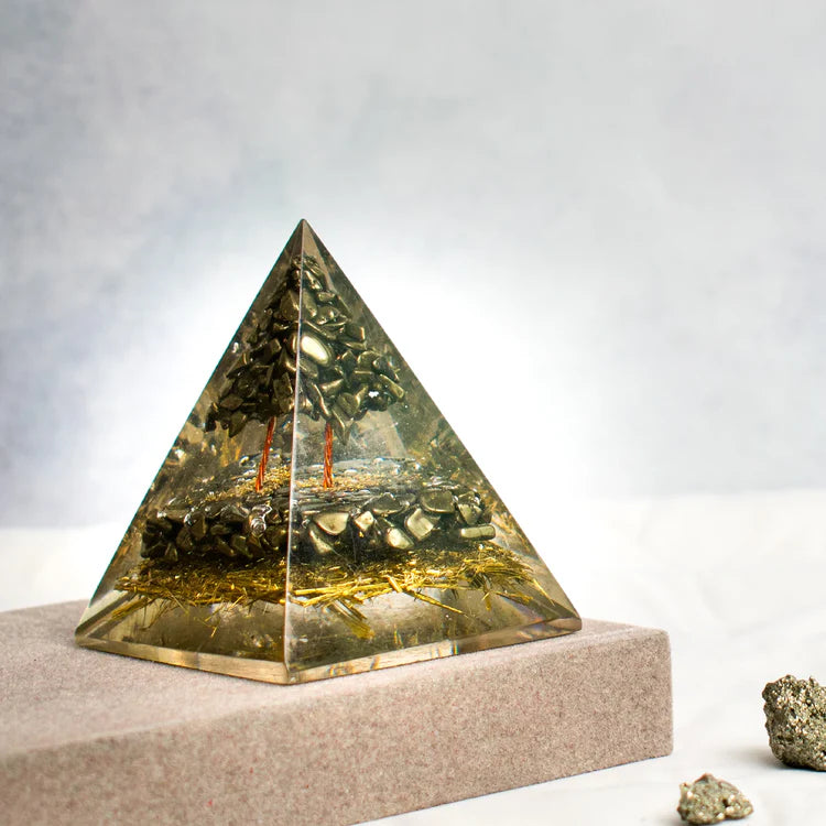 Pyrite Money Magnet Pyramid/Dhan Vridhhi Pyramid