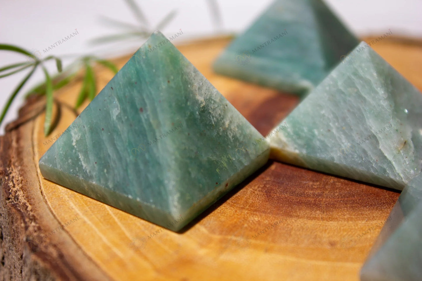 MantraMani® Green Aventurine Crystal Pyramid – Luck, Growth & Success Energy Pyramid