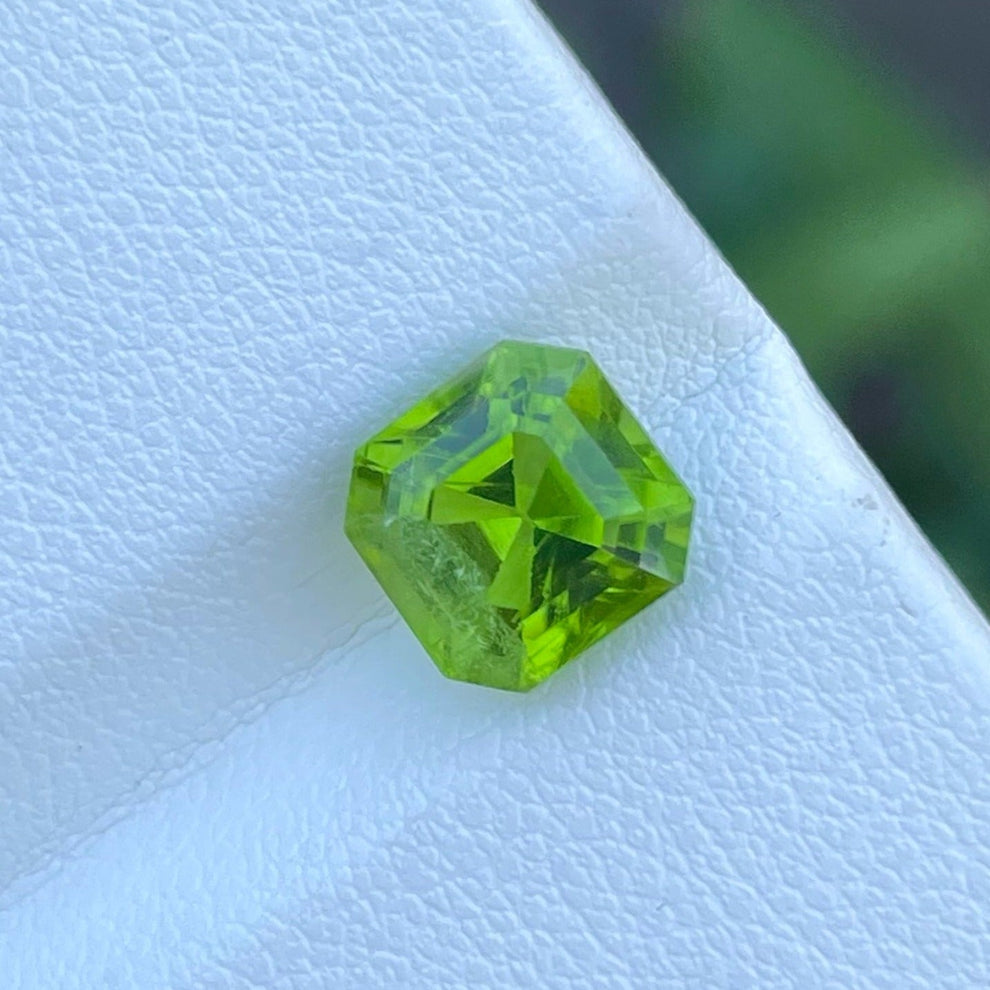MantraMani Peridot Loose Gemstone – Authentic, Lab Certified | India